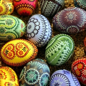 Фото как украсить яйца на Пасху своими руками
