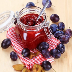 How to cook plum jam