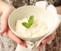 Come cucinare il porridge del riso sul latte