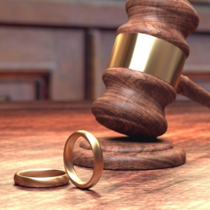 Fotoğraf Mahkemeyle boşanma için hangi belgelerin gerekli olduğunu