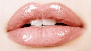 Gloss za povečanje ustnic Kako uporabljati