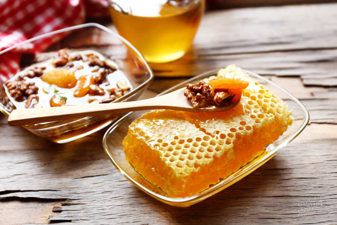 Il miele con frutta secca e noci - ricetta