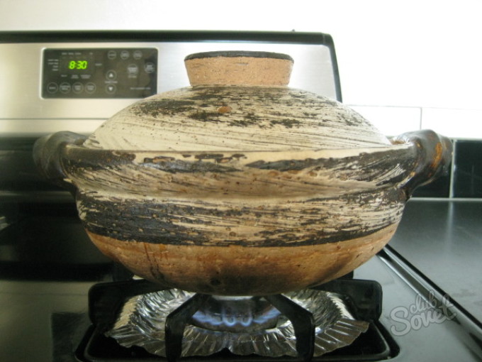 Cozinhar danies caldo para molho de soja