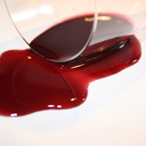 How to wash red wine
