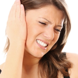 Hur man tar bort röret från örat