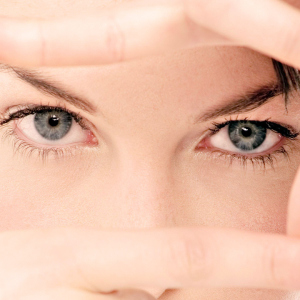عکس چگونه برای درمان چشم های تورم