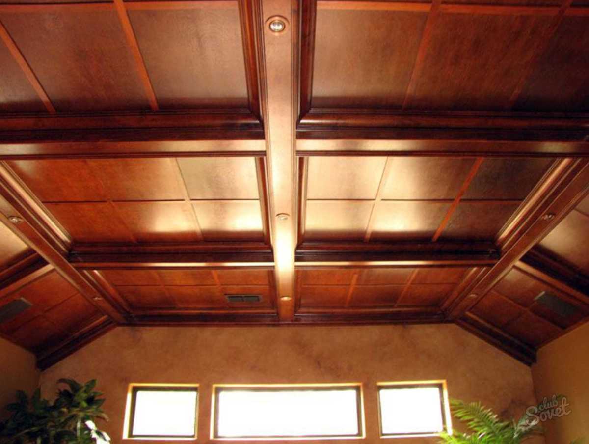 decorazione-in-legno-casa a soffitto