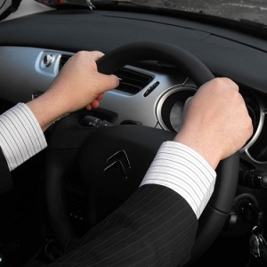 How to turn the steering wheel