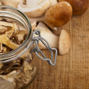 Kako pohraniti sušene gljive kod kuće
