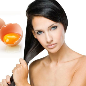 Stock Foto Hair mask from egg