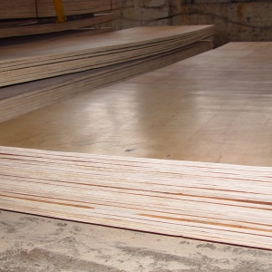 How to align the wooden floor plywood