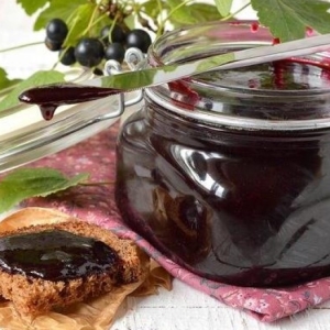 How to cook jelly from black currant?