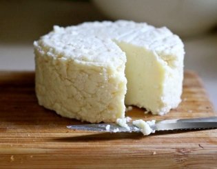 كيفية جعل الجبن المنزلية؟