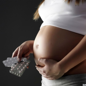 الصورة ما يمكن أن يكون في حالة سكر أثناء الحمل من الصداع
