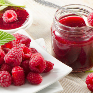 Stock Foto Jelly from raspberry - recipe for winter