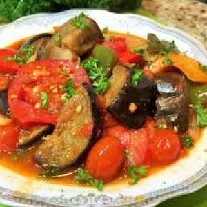 Comment cuire le ragoût de légumes avec des aubergines