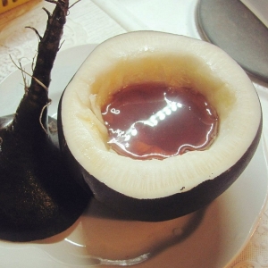 Photo How to make radish with honey from cough?