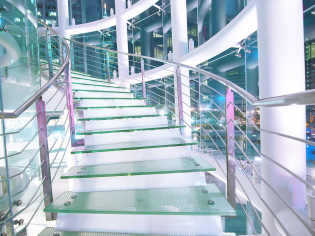 Üveg lépcsőház - Hogyan készítsünk