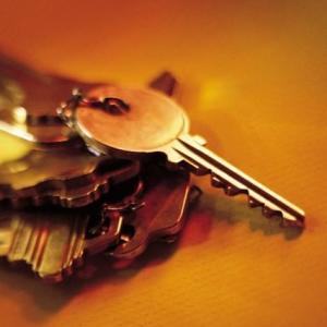 Hogyan lehet megtalálni a kulcsokat a lakásba