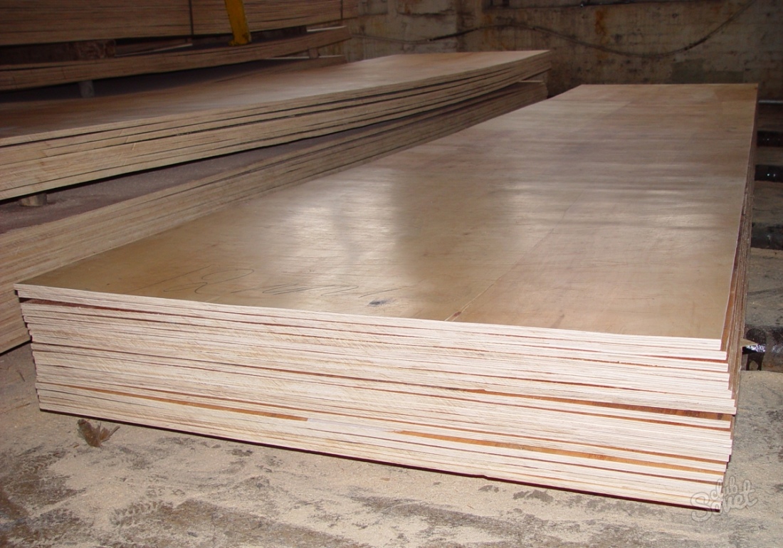 How to align the wooden floor plywood