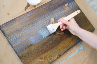 How to paint a tree or a wooden surface