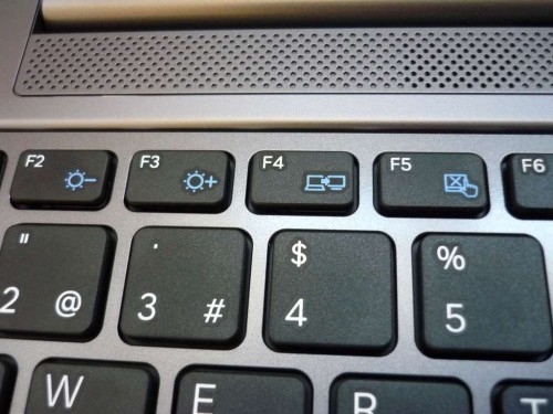 Come inserire un pulsante in un laptop