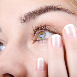 Kako ukloniti otekline očiju