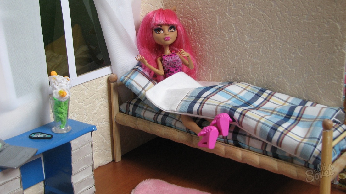 چگونه یک تخت برای عروسک بسازیم