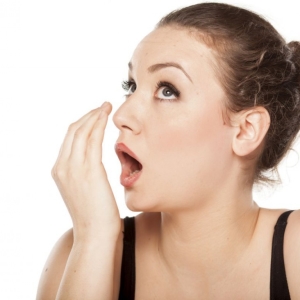 عکس چگونه برای مقابله با بوی دهان