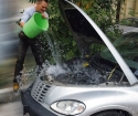 How to wash the car engine