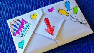 Cara Membuat Kartu Pos untuk Ulang Tahun Kakek