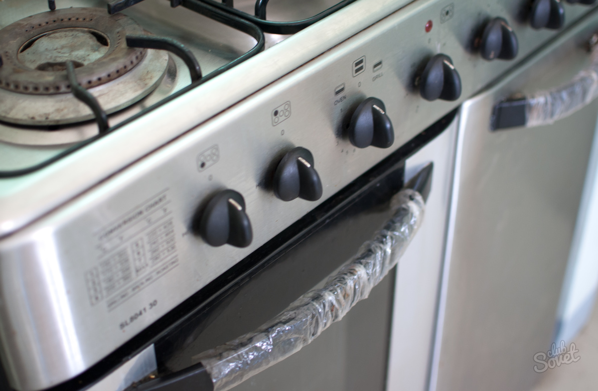 Comment nettoyer la cuisinière à gaz four