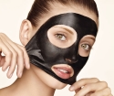 Черная маска для лица от черных точек
