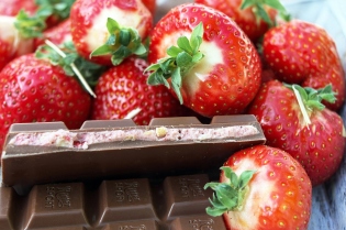So machen Sie Erdbeeren in der Schokolade zu Hause
