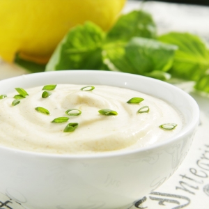 How to cook sour cream sauce