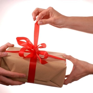 Πώς να κάνετε ένα δώρο γενεθλίων το κάνετε μόνοι σας