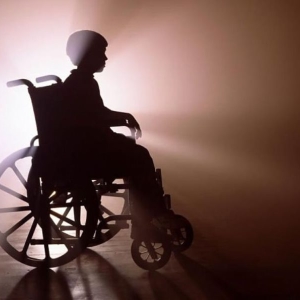 Foto, wie man Vormundschaft über Behinderte arrangiert