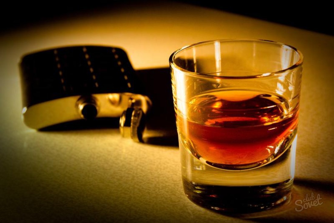 Wie man Whisky richtig trinkt und wie man beißt