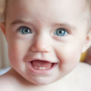 Stock Foto crne zube u djetetu Što učiniti