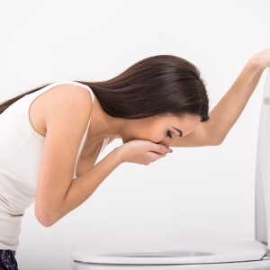 Vomiting bile during pregnancy, what to do