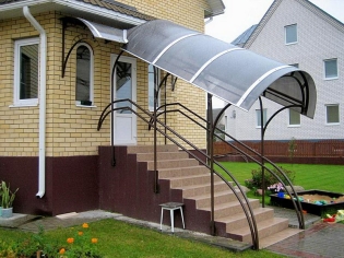 Hur man gör en veranda med en baldakin