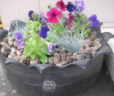 How to make a flowerbed of a tire