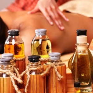 Stock Foto Który zużycie oleju do masażu