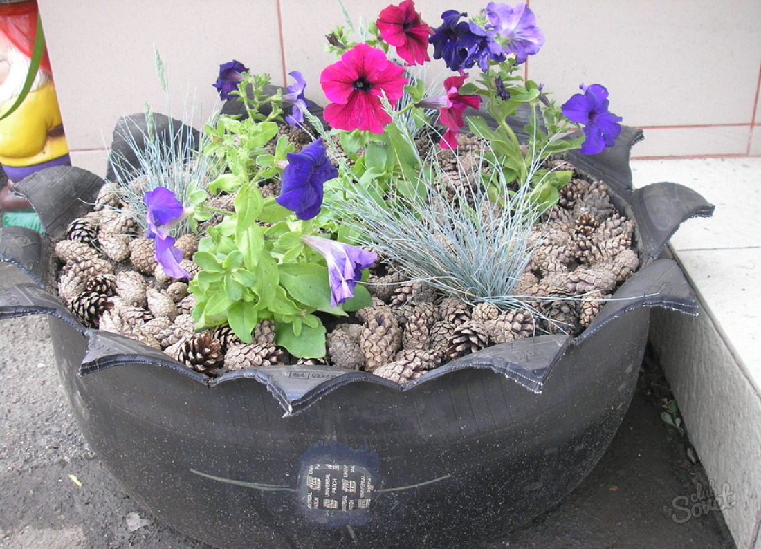 كيفية جعل flowerbed من الاطارات