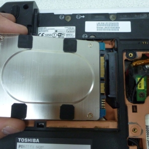 Photo how to pull the hard drive from the laptop