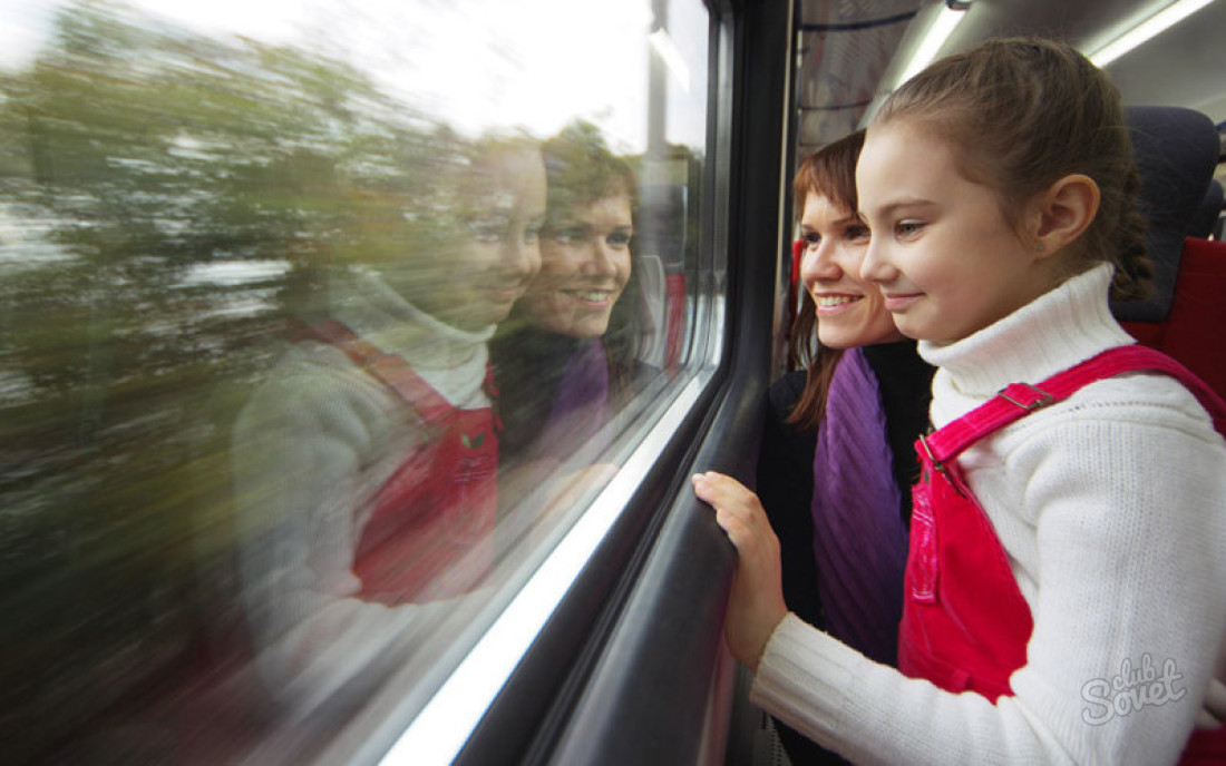 Lo que hay que llevar a los niños en un tren fuera de la comida?