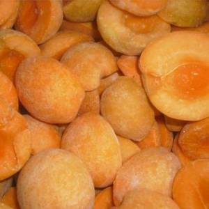 Foto cara membekukan aprikot untuk musim dingin di freezer