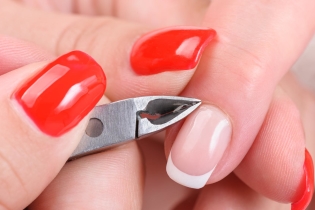 How to trim the cuticle