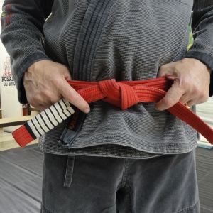Hur man binder ett bälte på en kimono