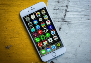 How to download applications to iPhone